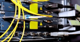 Заказать монтаж сетей в Куйбышеве. Обслуживание ПК, ремонт от 311 руб